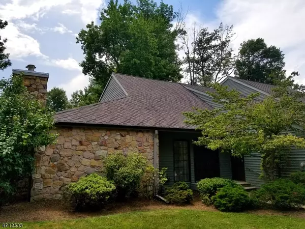 33 STONEGATE DR, Roseland Boro, NJ 07068