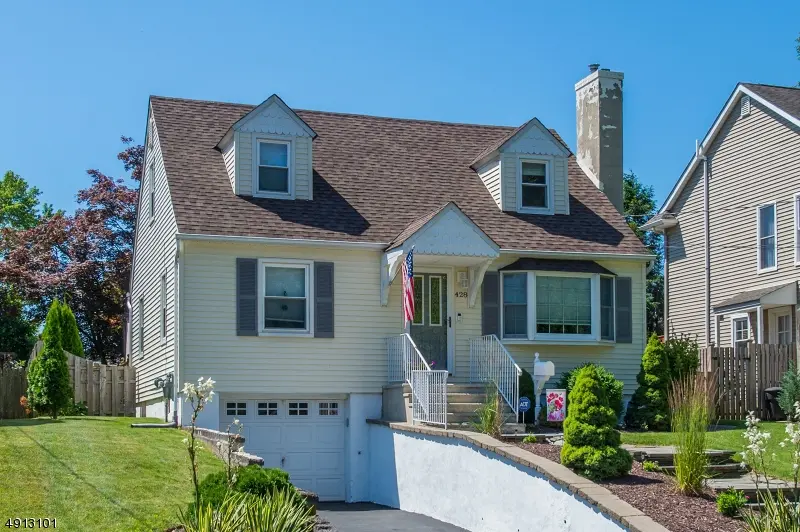 428 RIVERVIEW RD, Pompton Lakes Boro, NJ 07442