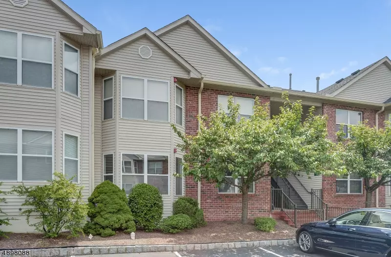 3 KATIE CT, East Hanover Twp., NJ 07936