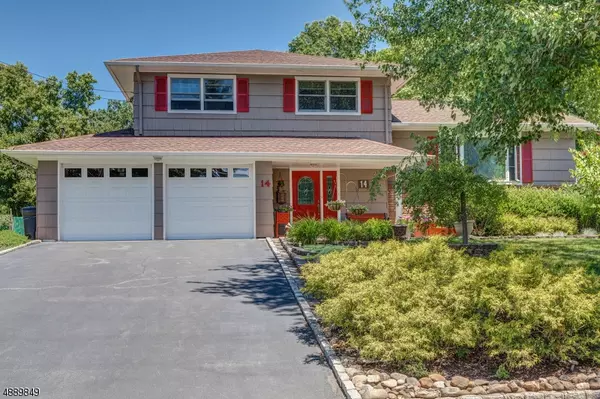 14 WILLIAMSBURG DR, Roseland Boro, NJ 07068