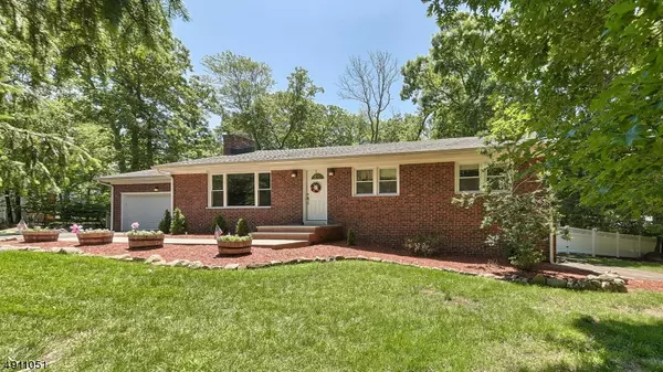 10 PURDUE AVE, Oakland Boro, NJ 07436