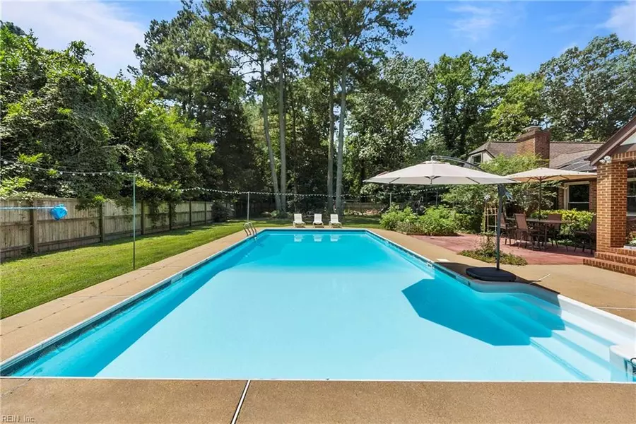 1421 W Little Neck RD, Virginia Beach, VA 23452