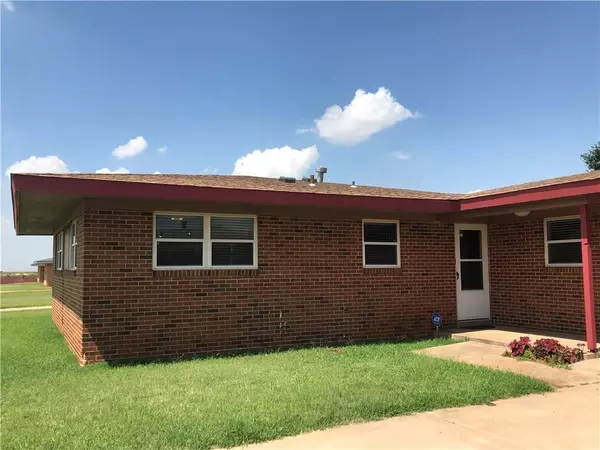 412 Creek Trail #B, Burns Flat, OK 73624