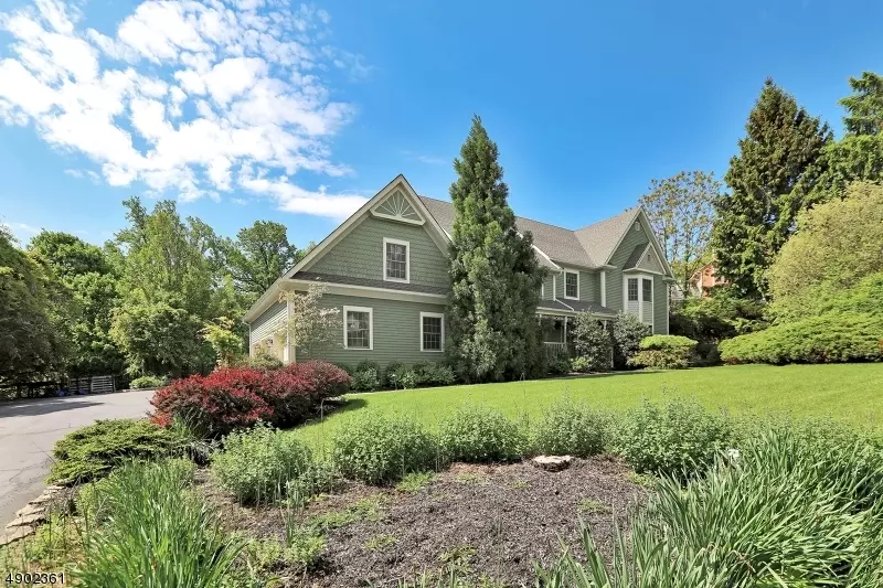 24 CHERYL HILLS DR, Hawthorne Boro, NJ 07506