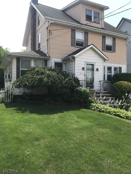 209-211 GLENWOOD RD, Elizabeth City, NJ 07208