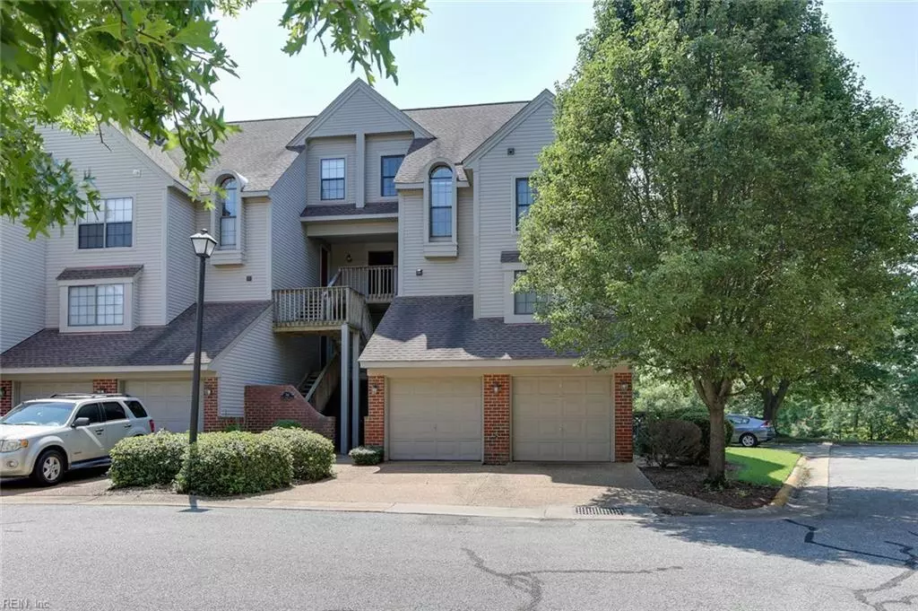 Newport News, VA 23602,746 Rock Crest CT #304