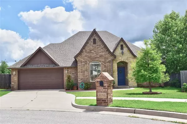 3016 Brookstone Court, Moore, OK 73160