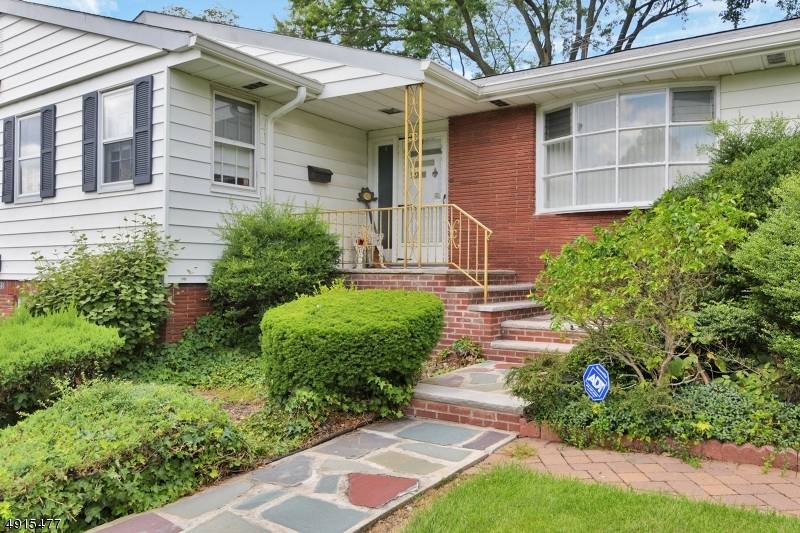 55 WOODMONT RD, Montclair Twp., NJ 07043