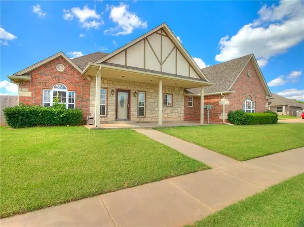 1012 N Barn Hill Way, Mustang, OK 73064