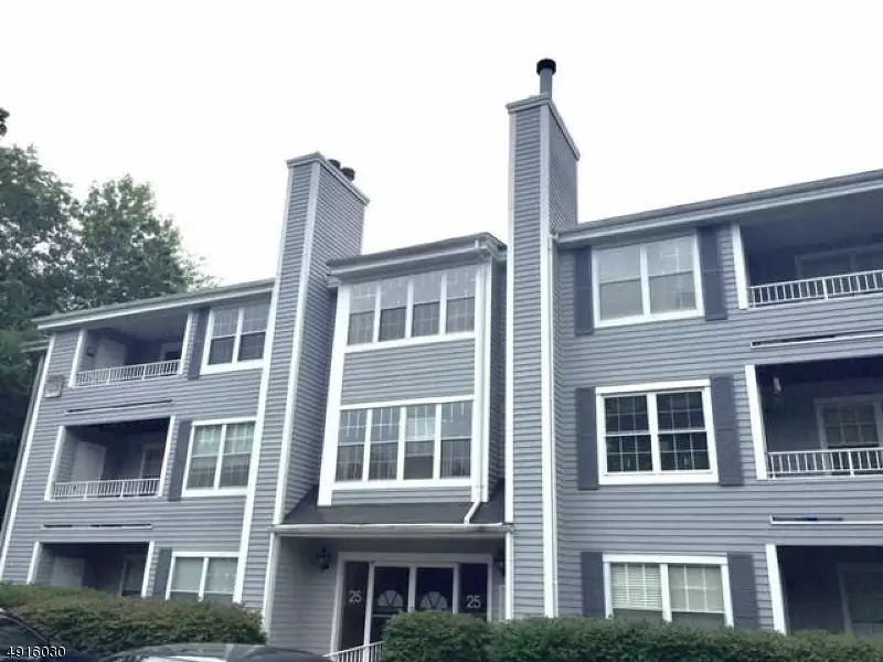 2509 CANDLELIGHT CT, Helmetta Boro, NJ 08828