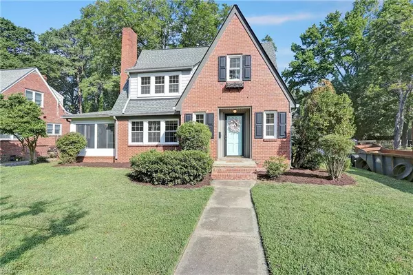 9 Shirley RD, Newport News, VA 23601