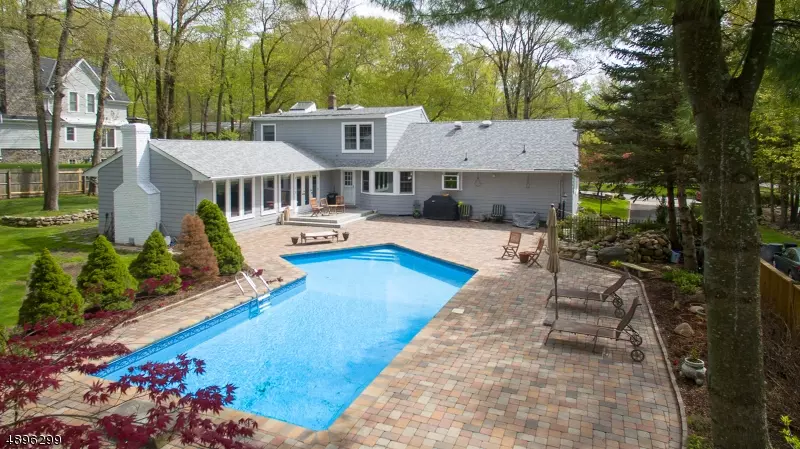 43 OAK DR, Upper Saddle River Boro, NJ 07458