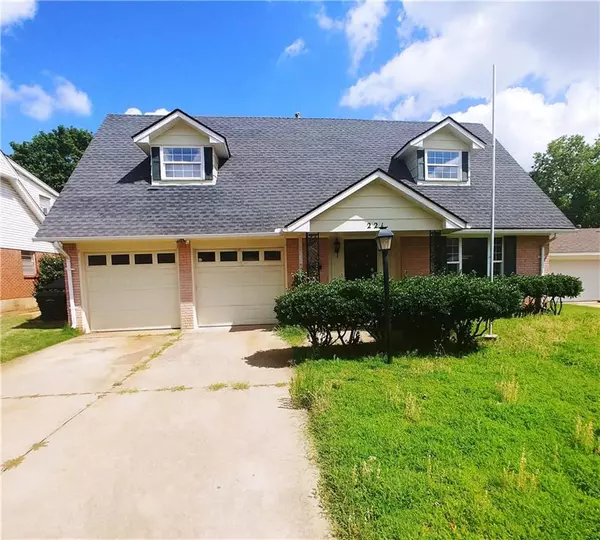 221 Randall Drive, Midwest City, OK 73110