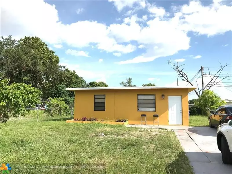 2402 NW 7th St, Pompano Beach, FL 33069