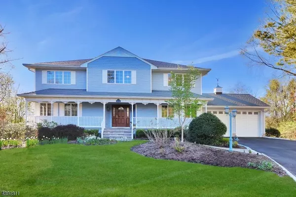 8 CHAPEL HILL RD, Oakland Boro, NJ 07436