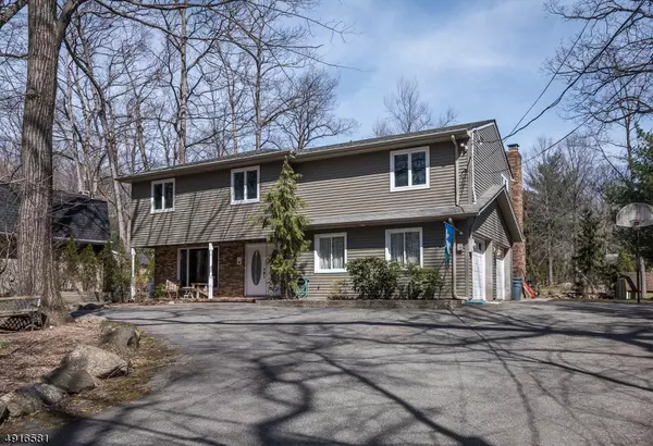 18 BEAR BROOK RD, Park Ridge Boro, NJ 07656
