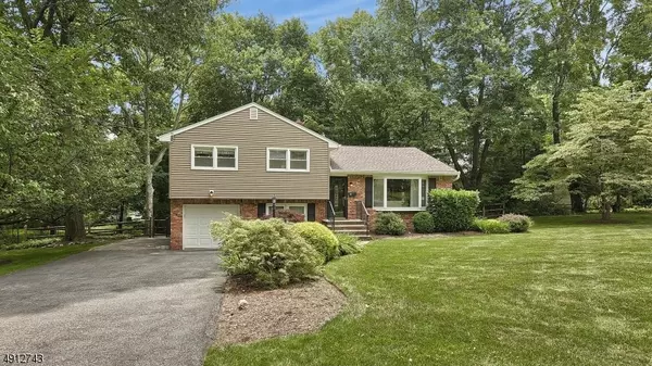 2 HENRY AVE, Park Ridge Boro, NJ 07656