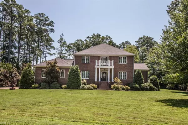 108 Fox Pond LN, Hampton, VA 23664