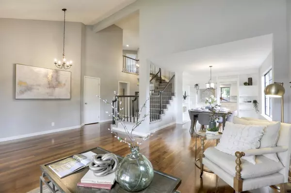 San Mateo, CA 94403,200 Woodbridge CIR