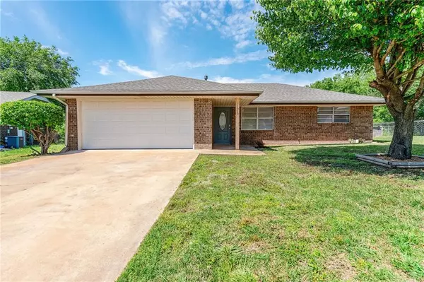 1615 Briarcliff Court, Norman, OK 73071