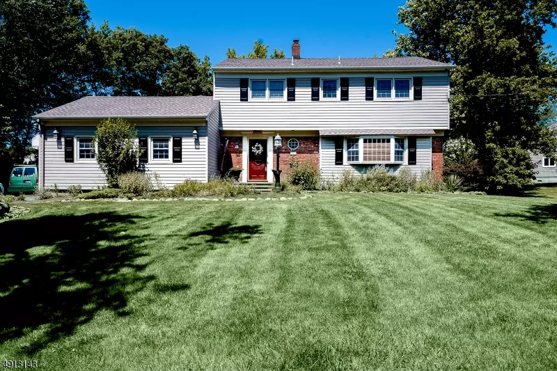 10 KNOLL PL, West Caldwell Twp., NJ 07006