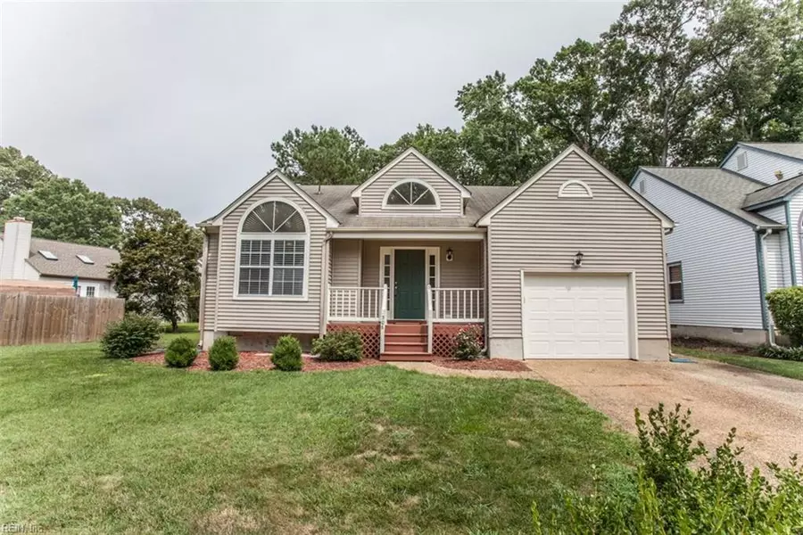 306 Summerlake LN, Newport News, VA 23602