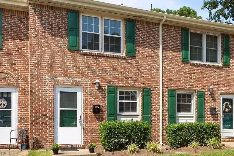 882 Elizabeth CT, Virginia Beach, VA 23451