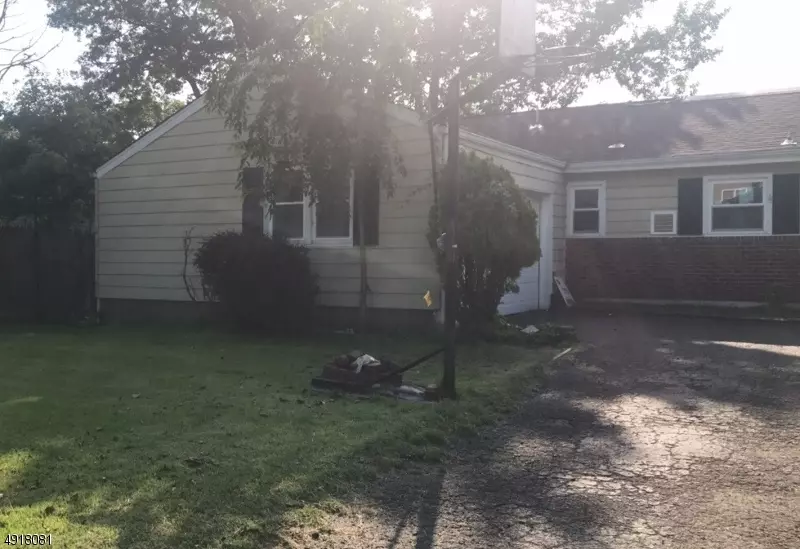 Emerson Boro, NJ 07630,22 DOGWOOD LN