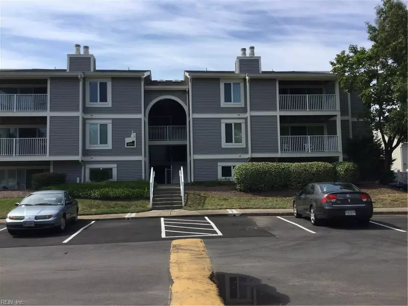1004 Autumn Woods LN #102, Virginia Beach, VA 23454