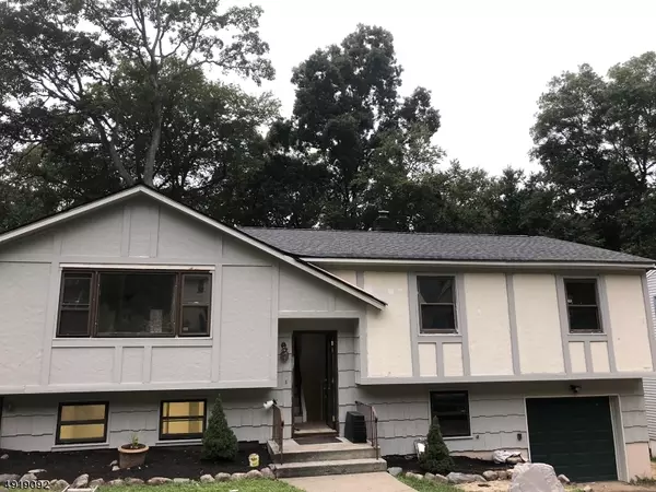 49 IROQUOIS AVE, Oakland Boro, NJ 07436