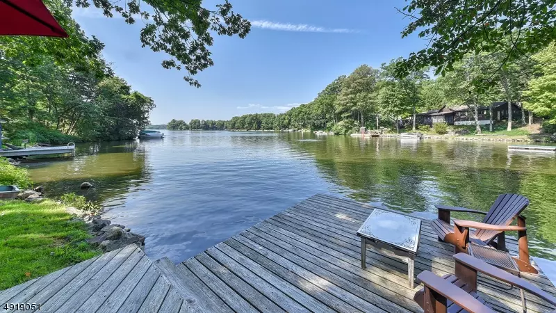 1141 LAKESIDE DR East, Vernon Twp., NJ 07422