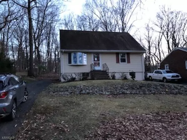 48 PAWNEE AVE, Oakland Boro, NJ 07436