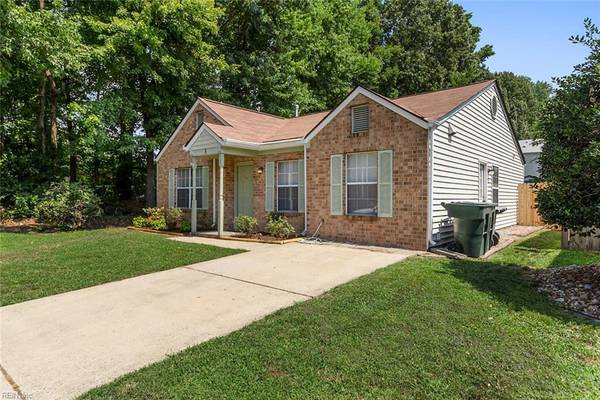 Hampton, VA 23666,8 Herring PL