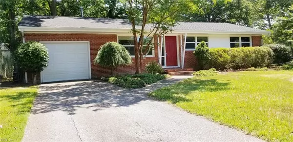 2 Pauline CIR, Newport News, VA 23602