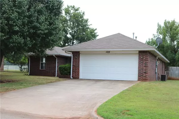 1014 W Windsor Way, Purcell, OK 73080