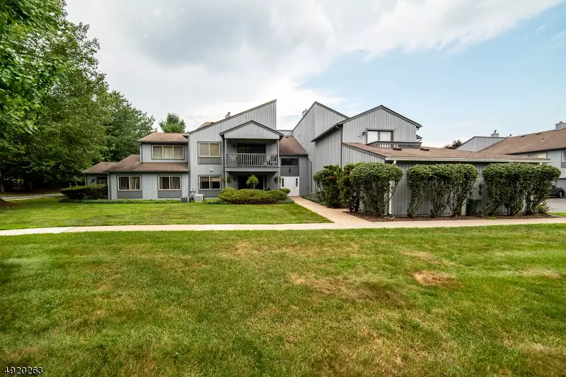 Roxbury Twp., NJ 07852,244 DRAKE LN