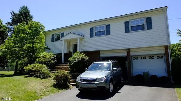 104 PLEASANT VIEW RD, Hackettstown Town, NJ 07840