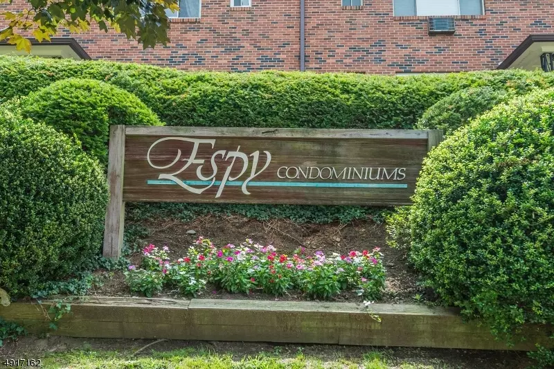 39 ESPY RD UNIT 9A #9A, Caldwell Boro Twp., NJ 07006