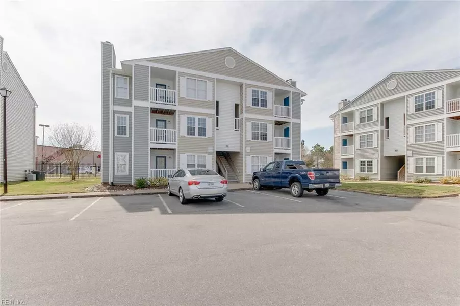 1907 Chantilly CT, Virginia Beach, VA 23451