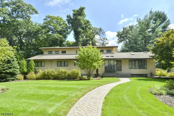 Upper Saddle River Boro, NJ 07458,2 FIELDSTONE LN