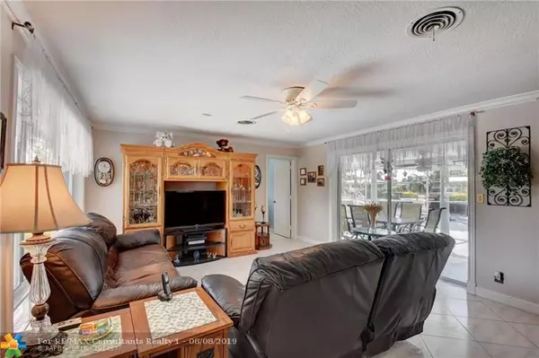 Pompano Beach, FL 33060,220 SE 9th Ct