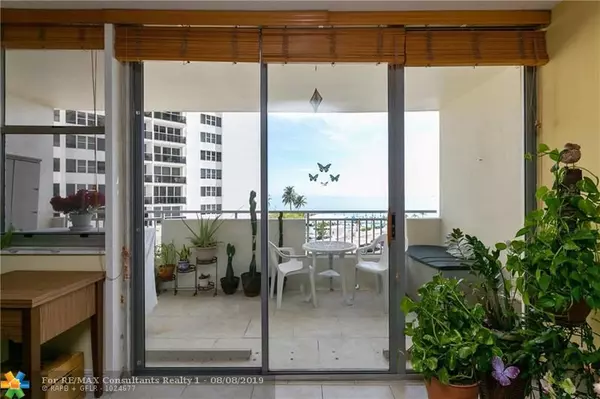 Hallandale, FL 33009,3180 S Ocean Dr  #302