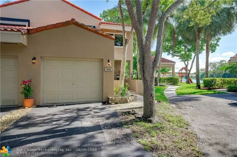 568 N University Dr, Plantation, FL 33324