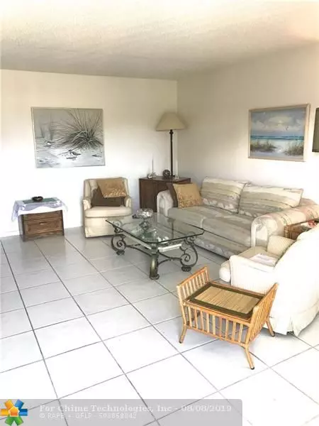 2063 Oakridge F  #2063, Deerfield Beach, FL 33442