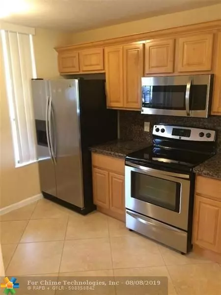 Margate, FL 33063,5706 Coral Lake Dr  #106