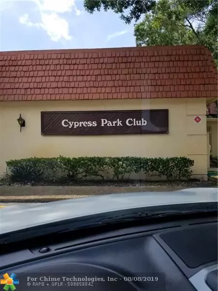 Pompano Beach, FL 33060,132 S Cypress Rd  #526