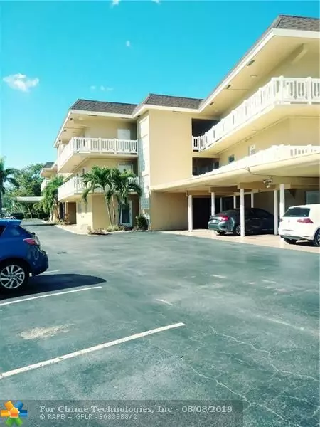 Pompano Beach, FL 33064,4200 Crystal Lake Dr  #213