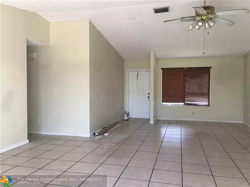 9300 Andora Dr, Miramar, FL 33025