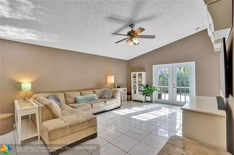 5267 NW 117th Ave, Coral Springs, FL 33076