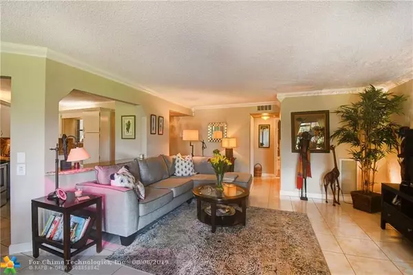 Boca Raton, FL 33433,5650 Camino Del Sol  #104